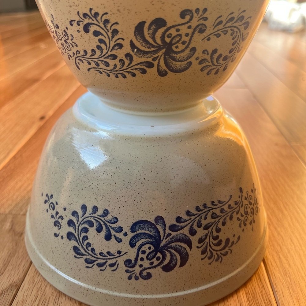 Pyrex Homestead 401 402 mixing Bowls
